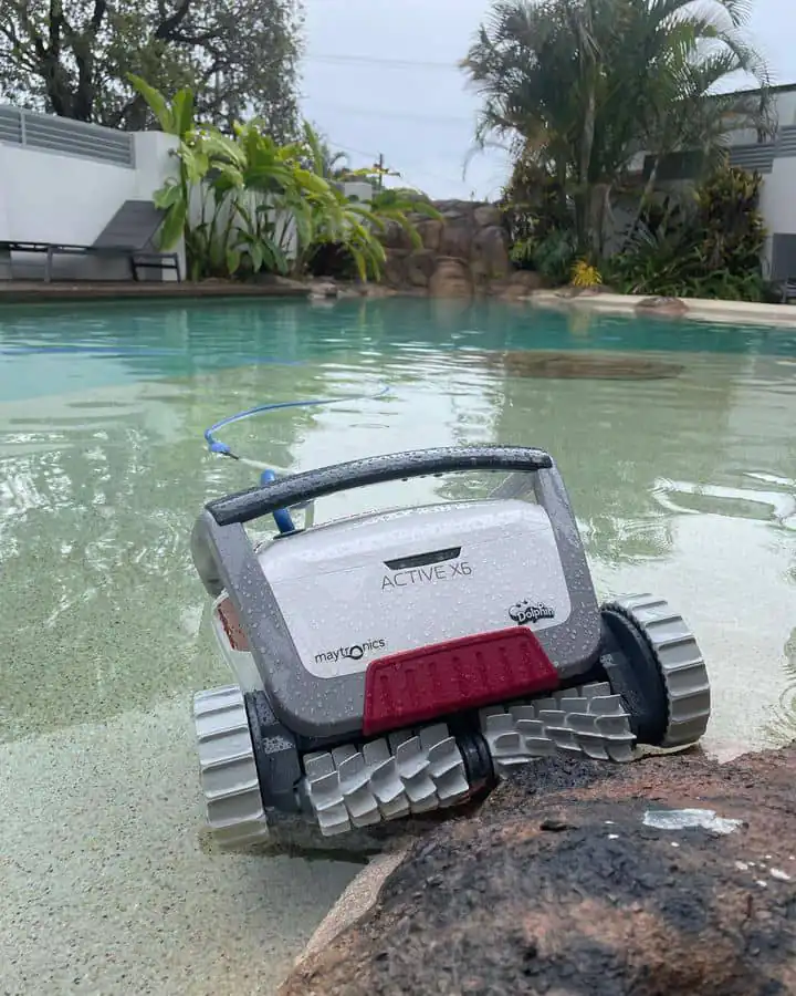 robotic pool cleaners gold coast